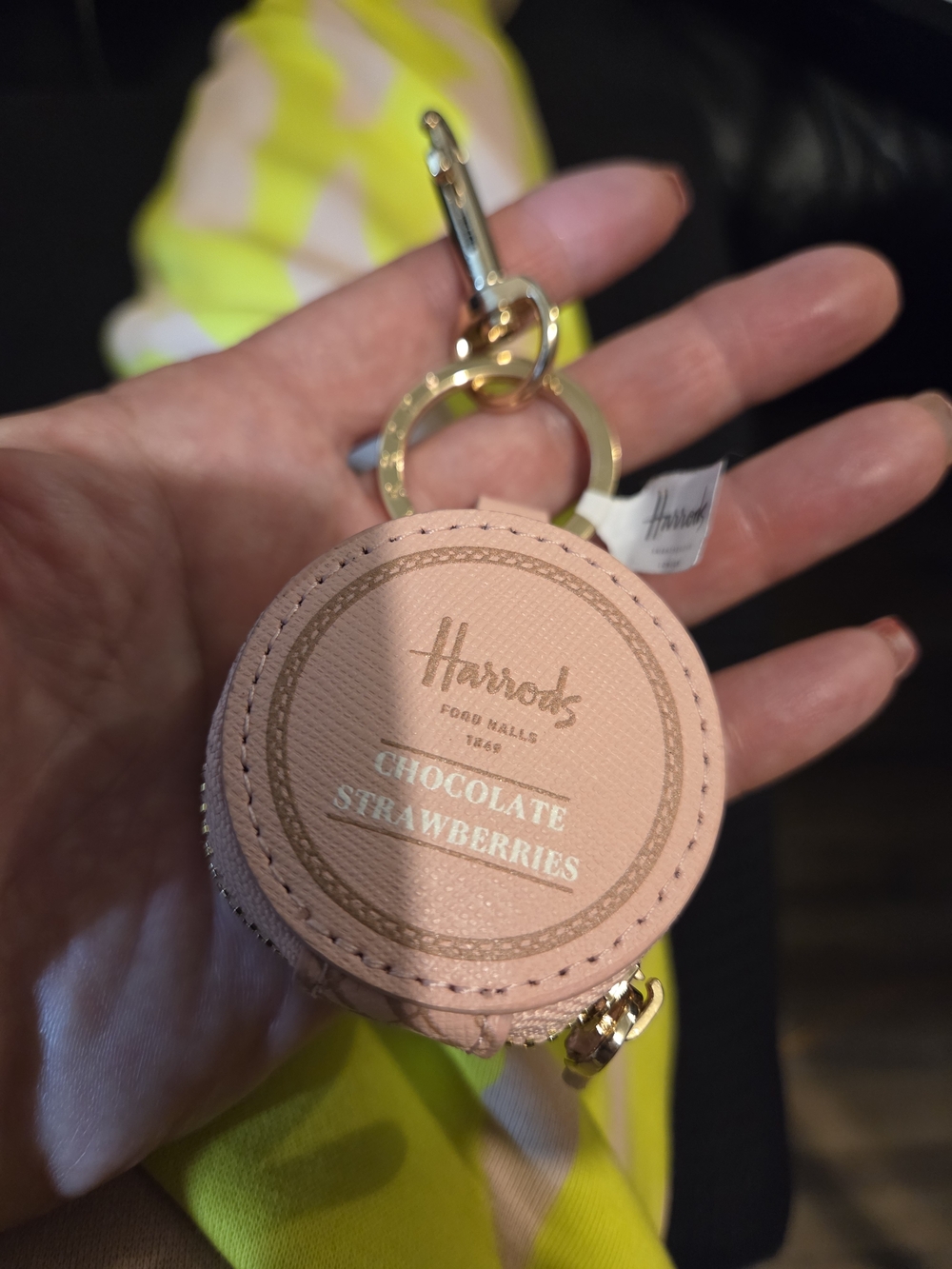 Harrods Blush Pink Leatherette Round Key & Card Holder with Gold Hardware - Picture 6 of 8